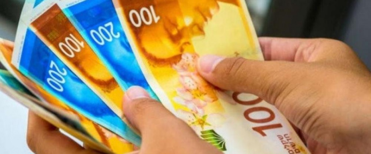 المالية: صرف رواتب الموظفين اليوم بنسبة 70%