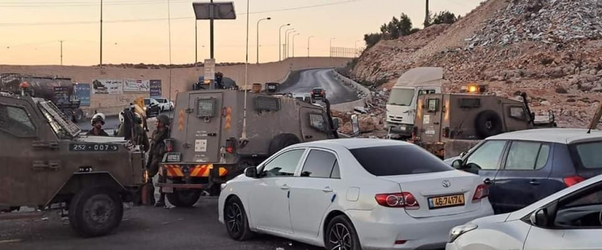 الاحتلال يقتحم عناتا وضاحية السلام ويخرب منازل وممتلكات المواطنين