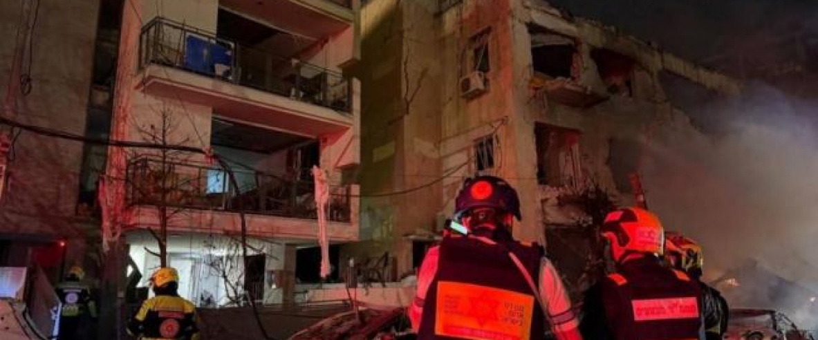 إصابة منزل ببيت تكفا: ايران تستأنف إطلاق الصواريخ باتجاه تل أبيب