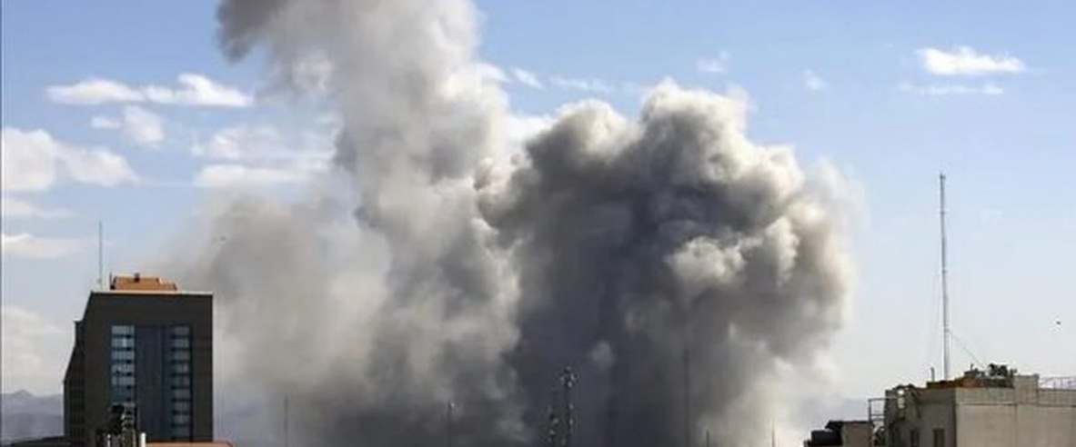 الحرب في يومها الـ25: هجمات متبادلة وغارات مكثفة في عمق طهران