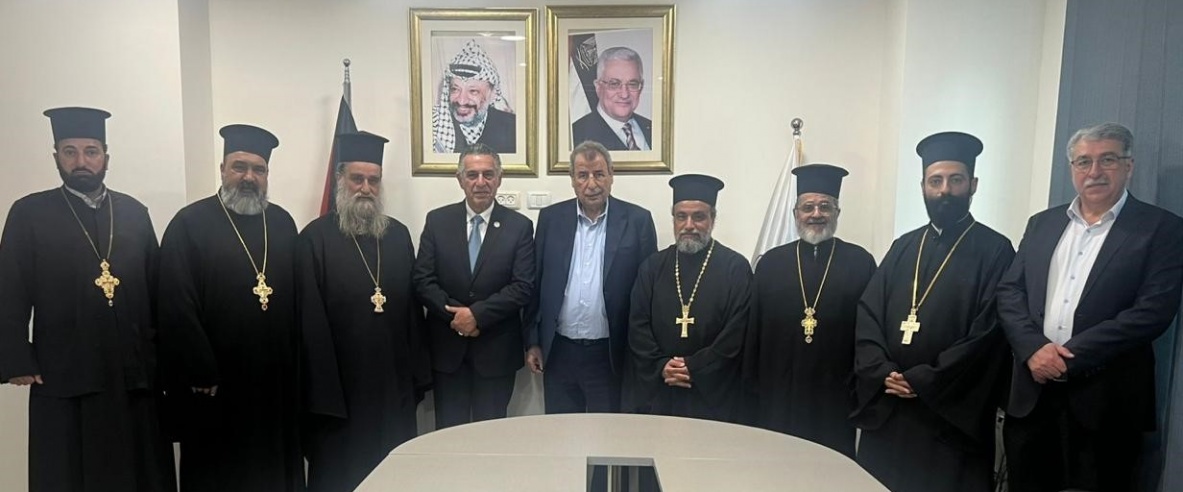 خوري يبحث أوضاع الكنائس والتحديات التي تواجه الوجود المسيحي في فلسطين