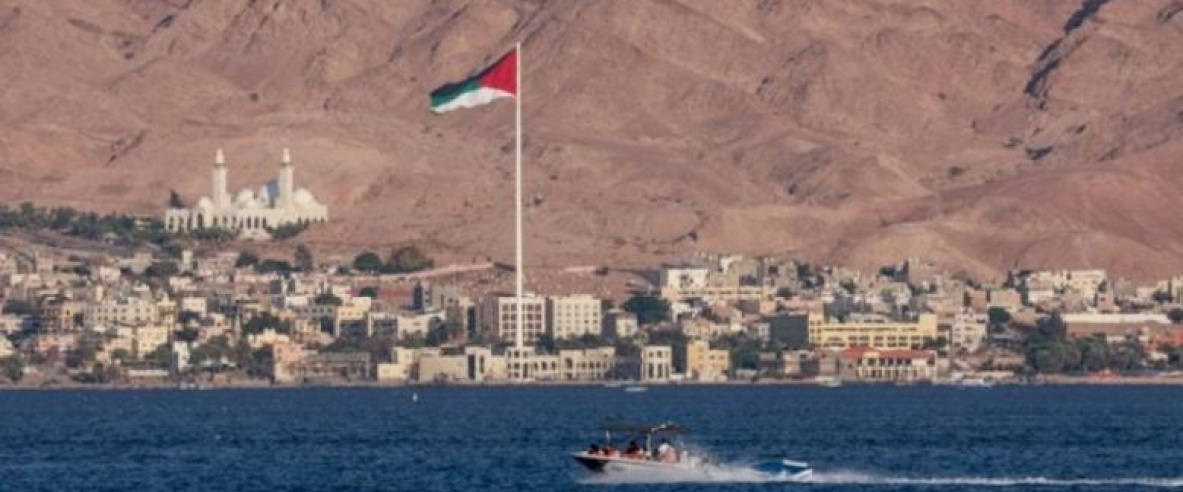 إصابة 11 شخصا بالاختناق جراء تسرب لغاز الأمونيا في مدينة العقبة