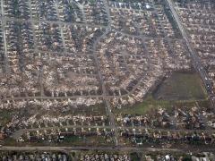 مقتل 91 في اعصار ضخم ضرب اوكلاهوما الاميركية