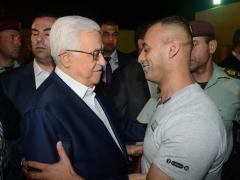 بالصور : الرئيس في استقبال الأسرى