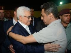 بالصور : الرئيس في استقبال الأسرى