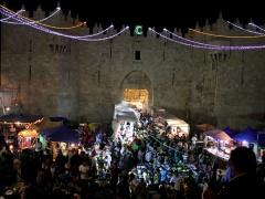 بالصور : نحو 350 الف مصل يحيون ليلة القدر في المسجد الاقصى