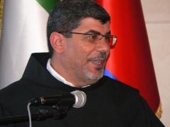 الأب ابراهيم فلتس يستلم جائزة 