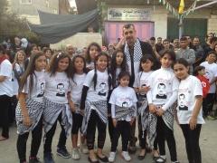 بالصور : مركز لاجئ يقيم مهرجان ترحيبي وتعريفي للاسير المحرر خالد الازرق