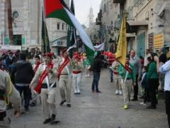 هكذا أضاءت بيت لحم شجرة الميلاد