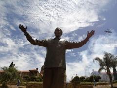 بالصور: أضخم تمثال لمانديلا