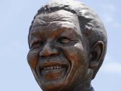 بالصور: أضخم تمثال لمانديلا