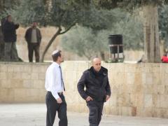 عضو كنيست يصعد لساحة قبة الصخرة ويدعو لطرد الفلسطينيين للسعودية