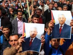 مسيرات تعم محافظات الضفة دعما للرئيس محمود عباس