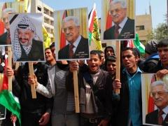مسيرات تعم محافظات الضفة دعما للرئيس محمود عباس