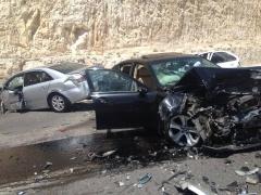 بالصور : حادث سير مروع على طريق واد النار
