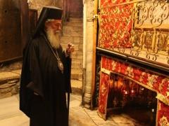 بالصور: غبطة البطريرك ثيوفيلوس الثالث بطريرك يتفقد كنيسة المهد بعد الحادث