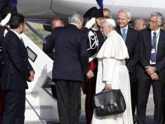 البابا يبدأ اليوم زيارته للاراضي المقدسة برفقة حاخام وإمام