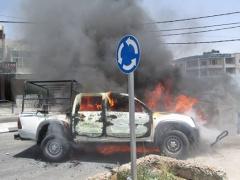 احتجاجات عنيفة على خلفية مقتل شاب من مخيم الأمعري