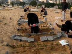 فجر العيد بغزة: شهيد متأثرا بجراحه وارتفاع عدد الشهداء الى 1035