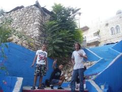 بالصور : بث روح الحياة العامة والحركة في إحدى أدراج مدينة بيت لحم