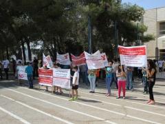 بالصور : وقفة تضامنية امام مدرسة طاليثا قومي