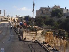 القدس: مواجهات والاحتلال يمنع المصلين من الوصول للاقصى