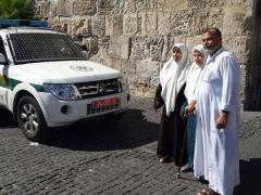 بالصور : وصول الفوج الاول من سكان غزة الى مدينة القدس