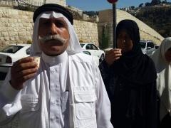 بالصور : وصول الفوج الاول من سكان غزة الى مدينة القدس