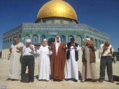 بالصور : وصول الفوج الاول من سكان غزة الى مدينة القدس