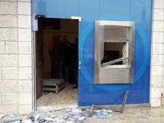 صور:- احباط عملية سطو على الصراف الالي للبنك العربي في بلدة العبيدية شرق بيت لحم