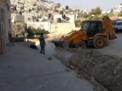 رئيسة بلدية بيت لحم تقوم بجولة لتفقد سير أعمال تعبيد شوارع بيت لحم