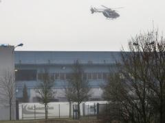 الحرب على الارهاب:- احتجاز رهائن بعد تبادل لاطلاق النار في بلدة شمال باريس