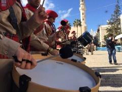 بالصور:- كشافة تيراسنطة تستقبل حارس الاراضي المقدسة على بلاط كنيسة المهد