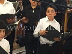 فرقة التراتيل البيزنطية تنشد مجموعة من التراتيل البيزنطية في كنيسة الاباء الاجداد