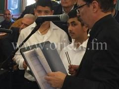 فرقة التراتيل البيزنطية تنشد مجموعة من التراتيل البيزنطية في كنيسة الاباء الاجداد