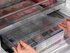 فتاة تجني 100 جنيه في الساعة من جمال يديها فقط