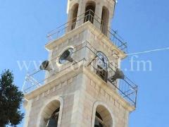 فرقة التراتيل البيزنطية تنشد مجموعة من التراتيل البيزنطية في كنيسة الاباء الاجداد