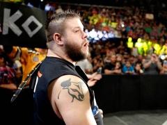 بالصور : كارثة تحل على جون سينا في عرض Elimination Chamer