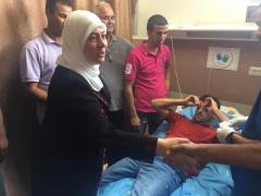 بالصــــور.. اصابة طاقم رؤيا في فلسطين بحروق نتيجة رشقهم بغاز الفلفل من قبل الاحتلال