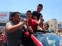 بفاريا، راديو اورينت وباور يحتفلون بناجحي 