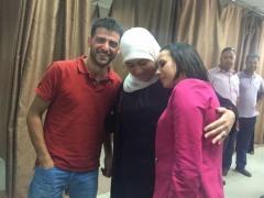 بالصــــور.. اصابة طاقم رؤيا في فلسطين بحروق نتيجة رشقهم بغاز الفلفل من قبل الاحتلال