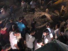 بالصور : وفاة مواطن من مخيم الفوار في حادث عمل ببيت امر