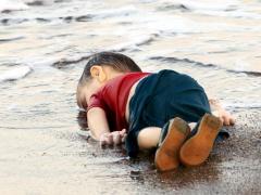 8 معلومات عن الطفل السورى الذى أوجع قلوب الملايين