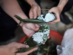 الصين.. أرز بلاستيكي ومكسرات محشوة بالإسمنت