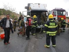 بالصور | اربع اصابات في حادث سير شرق بيت لحم