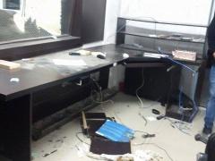 الاحتلال يغلق اذاعة منبر الحرية ويصادر معداتها في الخليل