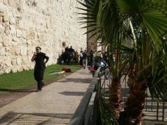 بالفيديو والصور- شهيدان واصابة 3 إسرائيليين في عملية طعن بالقدس المحتلة