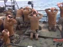 شاهد: الصور المهينة التي أغضبت أمريكا