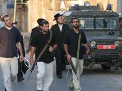 مستوطنون يستولون على منازل بالبلدة القديمة بالخليل