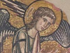 إكتشاف أيقونات تاريخية كبيرة مصنوعة من الذهب على جدران كنيسة المهد